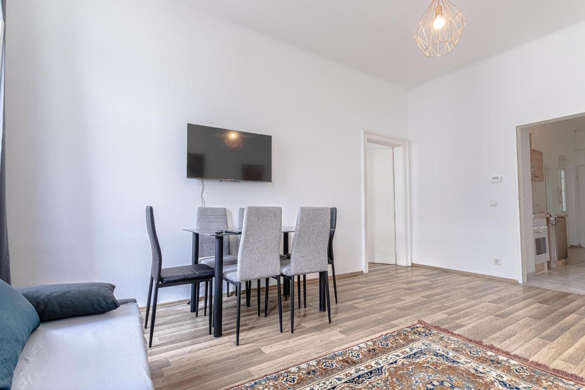 Explore 2br And 1lr Retreat Near Westbahnhof Wien