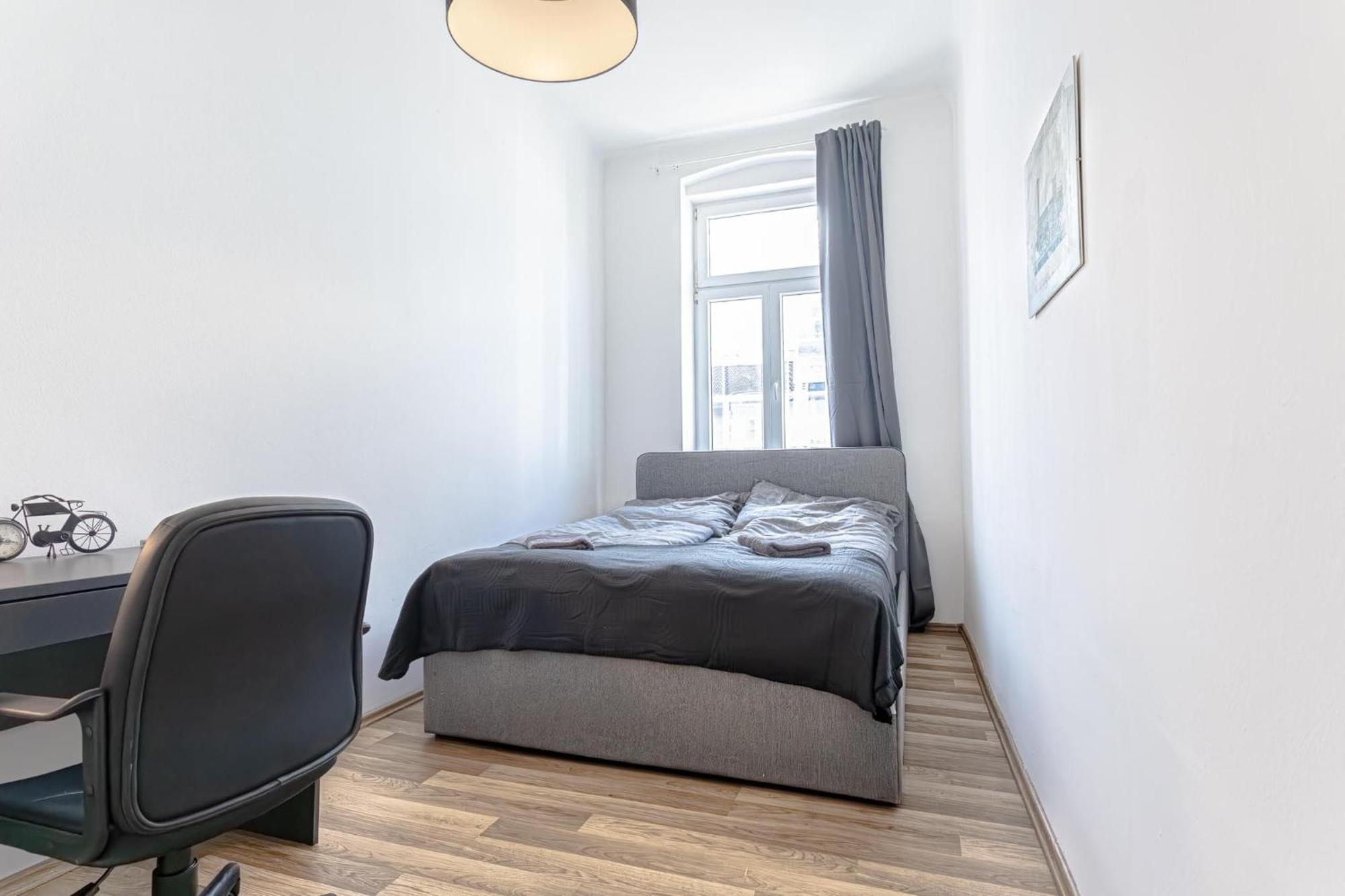 Explore 2br And 1lr Retreat Near Westbahnhof * Wien